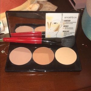 SMASHBOX CONTOUR KIT! ONLY USED TWICE!!